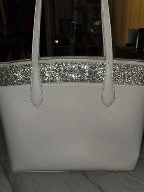 Kate Spade New York Flash Glitter Tote bag in Grey